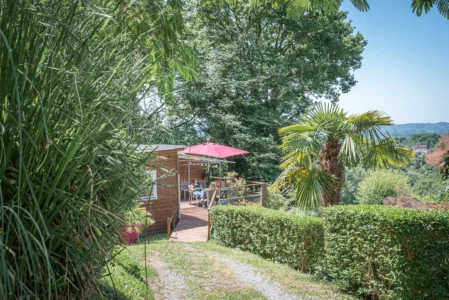 Terrasse du lodge avec vue sur la campagne